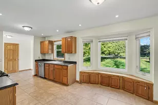 4704 Rohr Rd, Lake Orion, MI 48359 - Photo 6