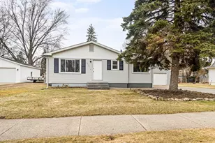 3715 Grant St, Hudsonville, MI 49426 - Photo 2