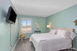 6247 Acropolis Dr SE, Grand Rapids, MI 49546 - Photo 20