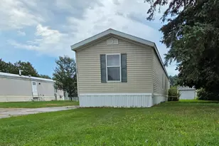 111 Maple Ct, Muskegon, MI 49445 - Photo 2