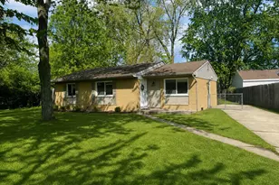 41900 Arthur St, Belleville, MI 48111 - Photo 2