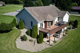 707 Tulip Dr, Three Oaks, MI 49128 - Photo 2