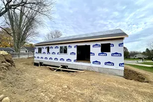 1546 Samaritan Dr, Jackson, MI 49203 - Photo 2