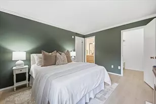 300 Briarcrest Dr, Ann Arbor, MI 48104 - Photo 16