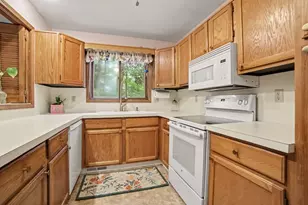 692 Pineway Dr, Norton Shores, MI 49441 - Photo 4
