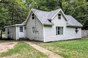 1466 Scenic Dr, Muskegon, MI 49445 - Photo 2