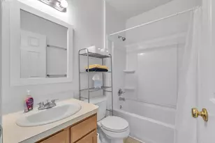 1021 Maiden Ln, Ann Arbor, MI 48105 - Photo 16
