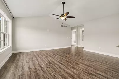 2559 Hunters Run, Kalamazoo, MI 49048 - Photo 2