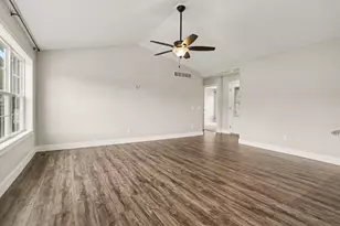 2559 Hunters Run, Kalamazoo, MI 49048 - Photo 4