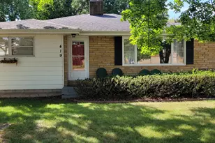 419 N Washington Ave, Ludington, MI 49431 - Photo 2