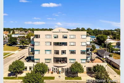 105 W Danaher Street #201, Ludington, MI 49431 - Photo 48