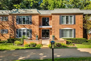 1750 Tiverton Rd, Bloomfield Hills, MI 48304 - Photo 28