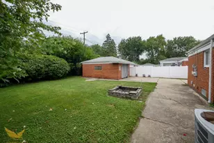 36005 Lucerne St, Clinton Twp, MI 48035 - Photo 24