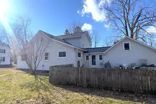 407 Barry St, Colon, MI 49040 - Photo 4