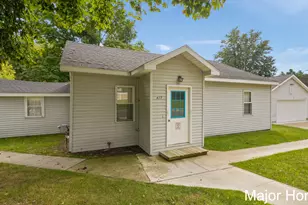417 W Main St, Stanton, MI 48888 - Photo 2
