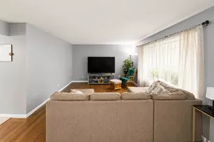 553 East Dr, Marshall, MI 49068 - Photo 4