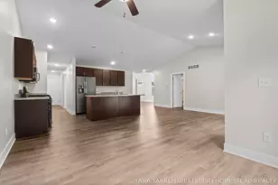 1266 S Village Cir, Kalamazoo, MI 49009 - Photo 6