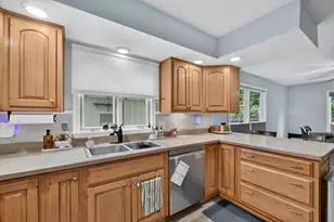 515 N Putnam St, Williamston, MI 48895 - Photo 12