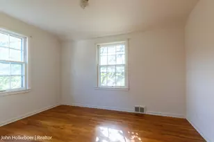 1126 Kenesaw Dr SE, East Grand Rapids, MI 49506 - Photo 24