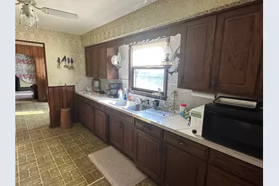 140 W Parkdale Avenue, Manistee, MI 49660 - Photo 14