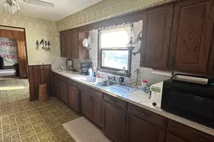 140 W Parkdale Ave, Manistee, MI 49660 - Photo 14