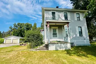 140 W Parkdale Ave, Manistee, MI 49660 - Photo 2