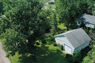 427 S Mayhew St, New Buffalo, MI 49117 - Photo 2