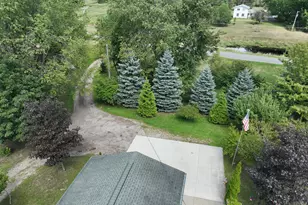 3685 Cypress Rd, Blanchard, MI 49340 - Photo 8