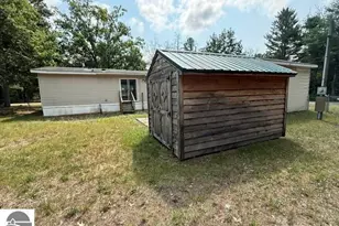 511 Oak St, Baldwin, MI 49304 - Photo 2