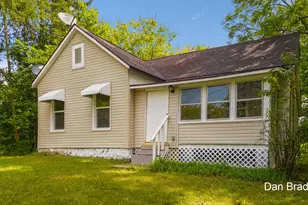 908 S Lafayette St, Greenville, MI 48838 - Photo 2