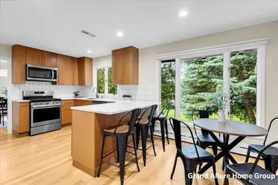 2850 Burritt Street NW, Grand Rapids, MI 49504 - Photo 8