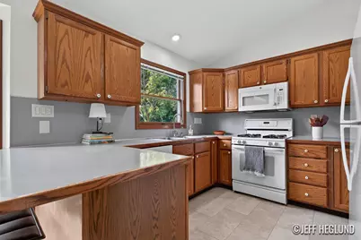 2416 Dewberry Drive NE, Grand Rapids, MI 49505 - Photo 10