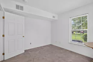718 W Barrington Cir, Jackson, MI 49203 - Photo 10