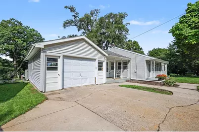 832 N Jefferson Street, Lowell, MI 49331 - Photo 4