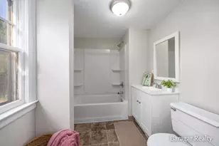 920 Ellsmere St NE, Grand Rapids, MI 49505 - Photo 22