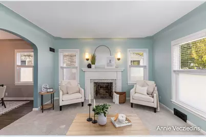 846 Lake Michigan Drive NW, Grand Rapids, MI 49504 - Photo 2