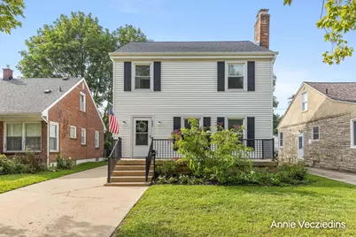 846 Lake Michigan Drive NW, Grand Rapids, MI 49504 - Photo 1
