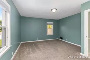 846 Lake Michigan Dr NW, Grand Rapids, MI 49504 - Photo 20