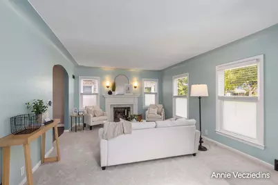 846 Lake Michigan Drive NW, Grand Rapids, MI 49504 - Photo 8