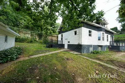1332 Bridge Street NW, Grand Rapids, MI 49504 - Photo 22