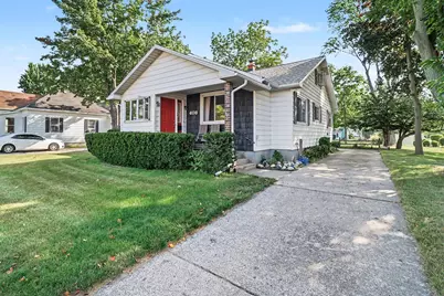 408 N Lewis Street, Ludington, MI 49431 - Photo 2
