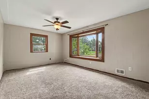 2146 Engleside Dr SE, Grand Rapids, MI 49546 - Photo 14