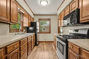 2146 Engleside Dr SE, Grand Rapids, MI 49546 - Photo 14