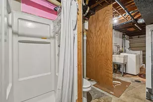 2146 Engleside Dr SE, Grand Rapids, MI 49546 - Photo 26