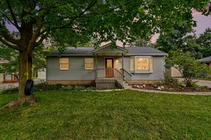 2146 Engleside Dr SE, Grand Rapids, MI 49546 - Photo 2