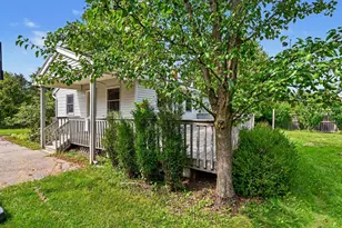 2146 Engleside Dr SE, Grand Rapids, MI 49546 - Photo 30