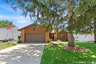 4624 Wyatt Street SW, Grandville, MI 49418 - Photo 2