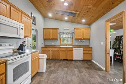 16271 Albrecht Avenue NE, Cedar Springs, MI 49319 - Photo 4
