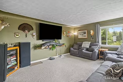 16271 Albrecht Avenue NE, Cedar Springs, MI 49319 - Photo 2