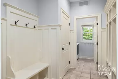 1622 Amberley Court SE, East Grand Rapids, MI 49506 - Photo 18